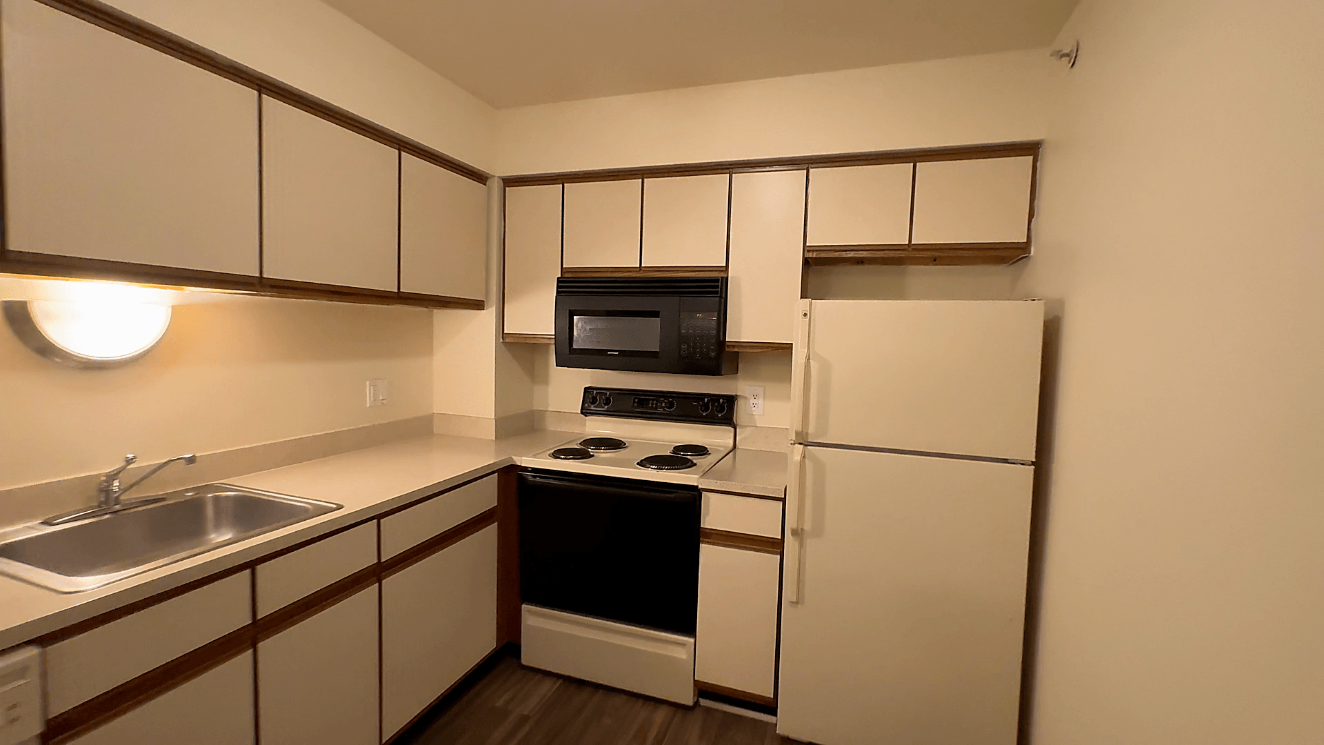 Lakeside Village Apartments Image 251