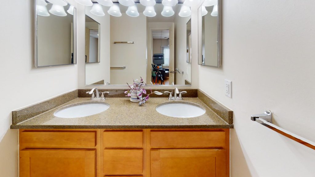 University Towers Image 9