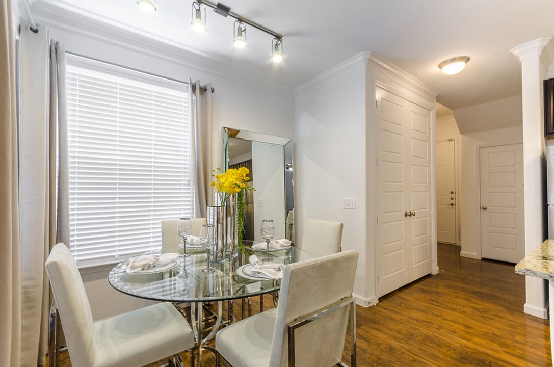 Berkshire Lakeway  Image 6