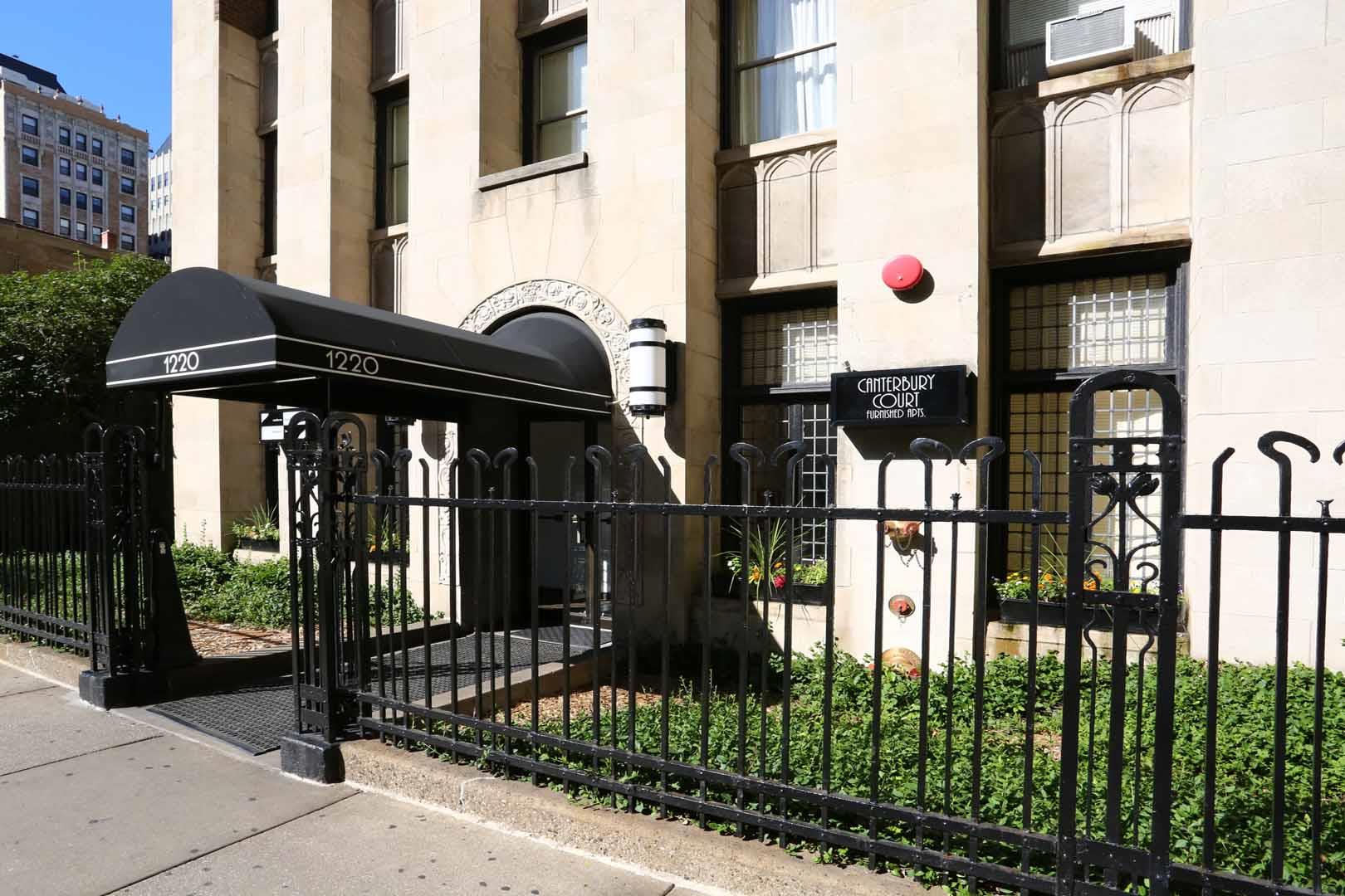 Canterbury Court Apartments Image 4