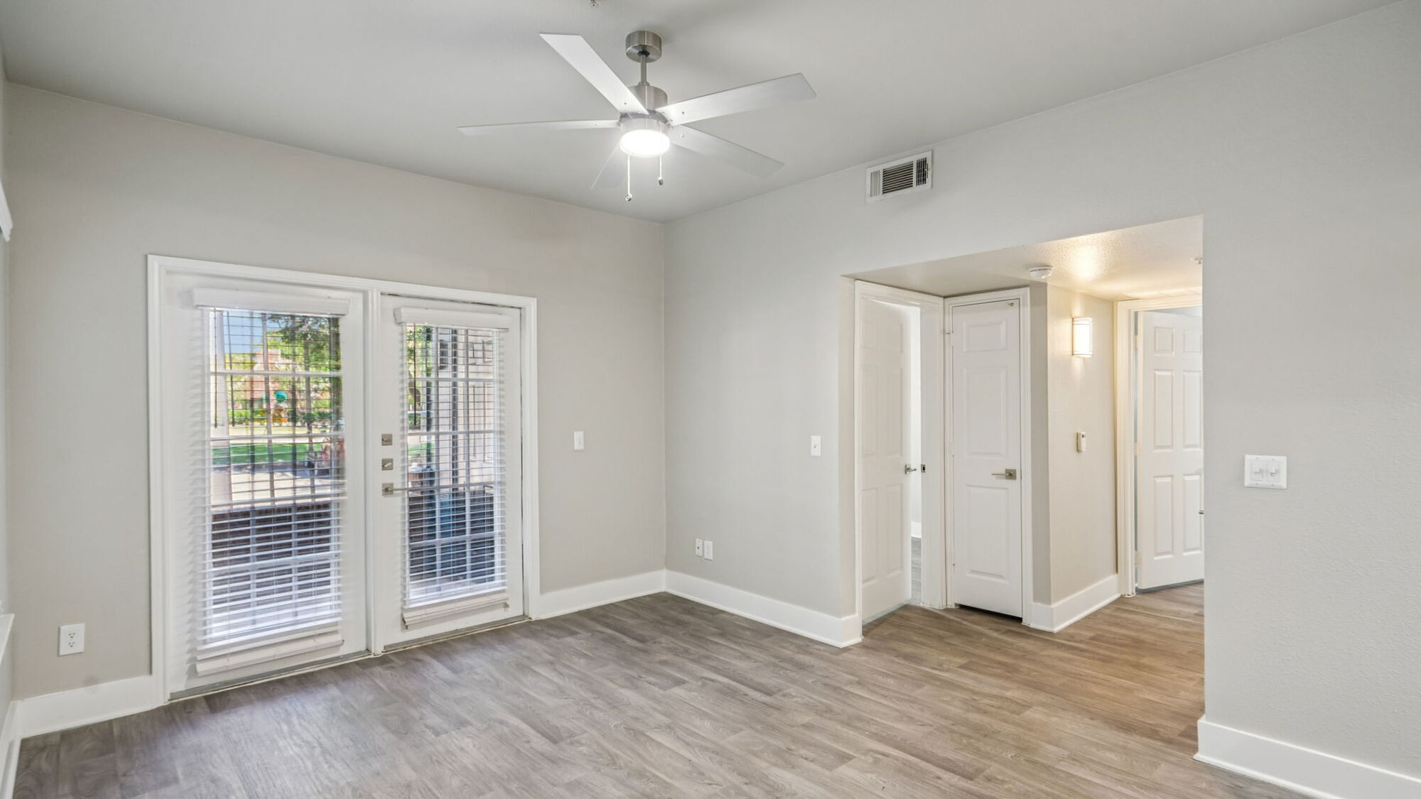 Larkin Apartment Homes Image 105