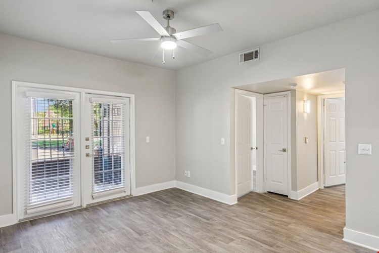 Larkin Apartment Homes Image 105