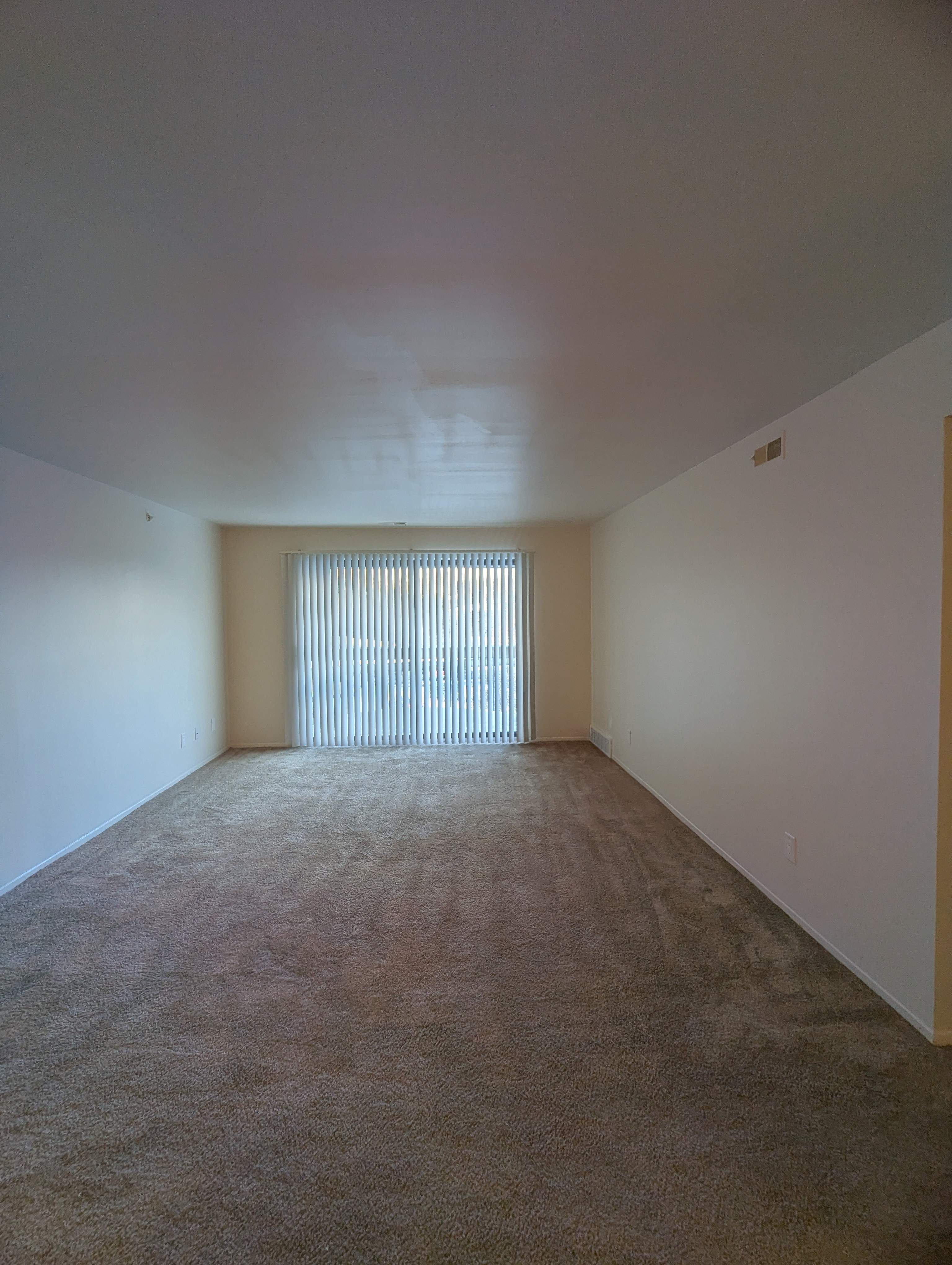 Lakeside Village Apartments Image 24