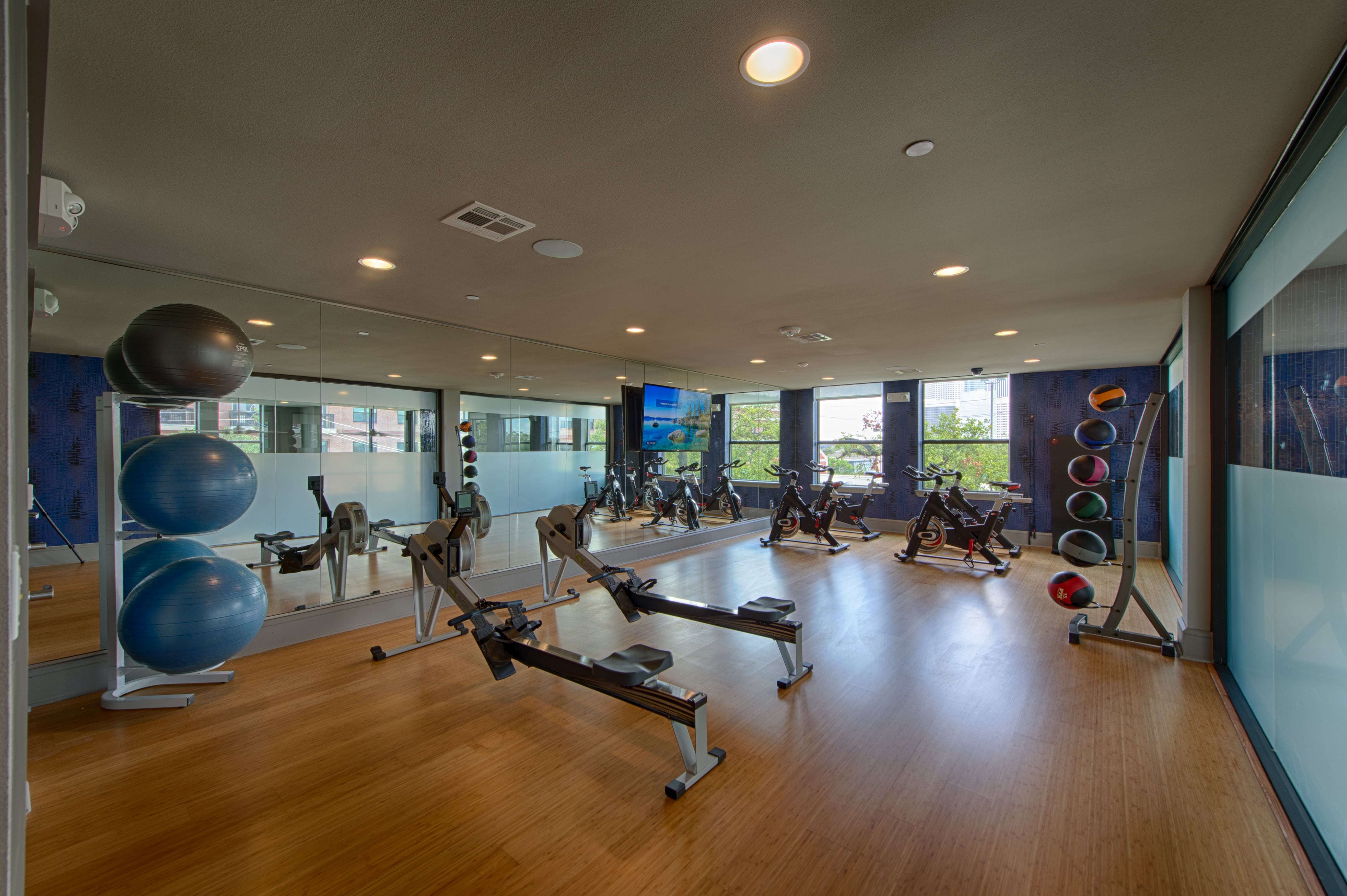 Pearl @ the MIX Image 27