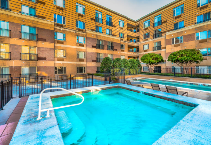 55 Riverwalk Place Image 1