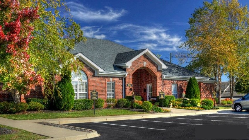 Summit Place Apartment Homes  Image 2