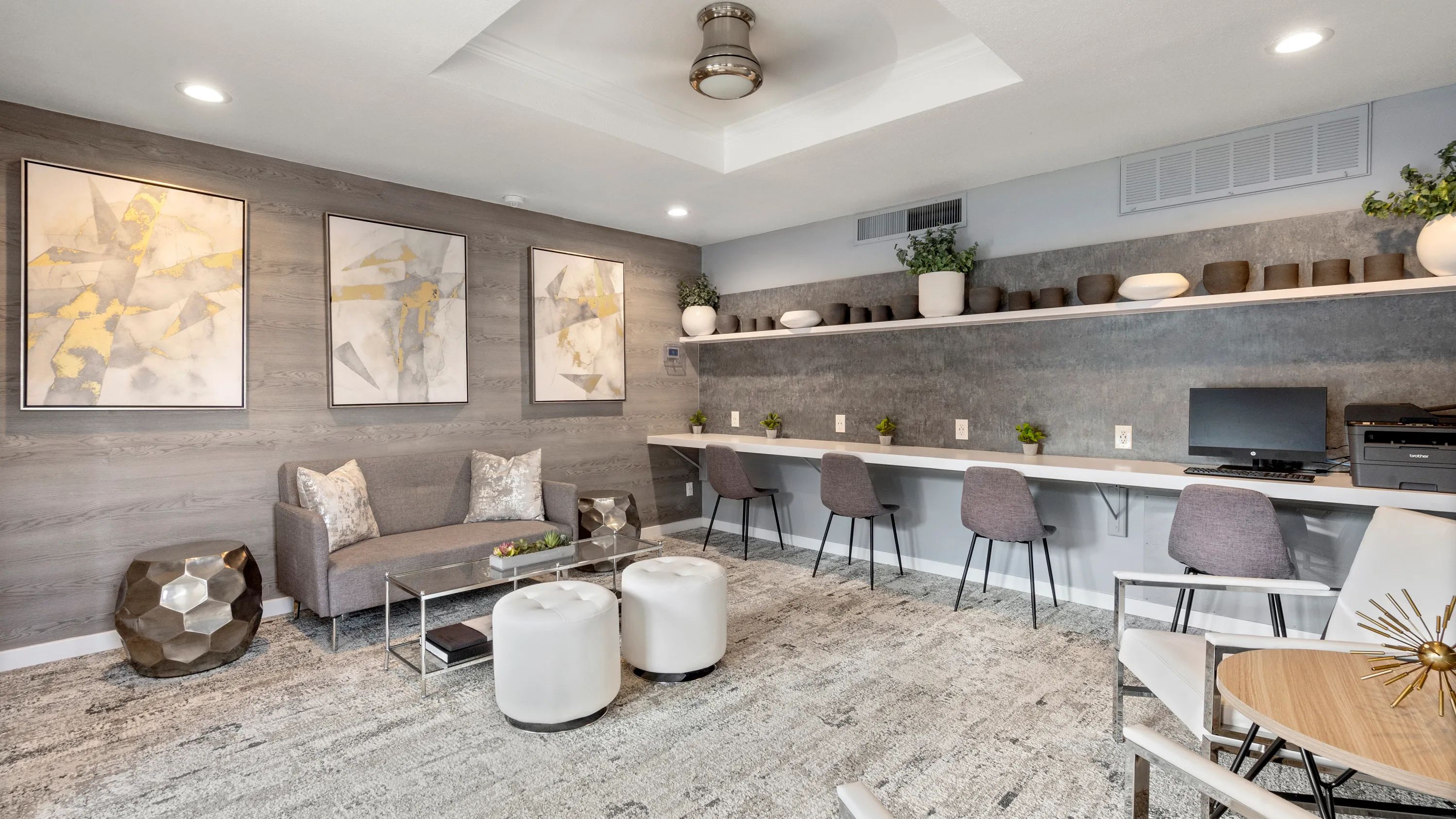 Elevate your productivity in our chic Wi-Fi lounge with lightning-fast internet and complimentary printing. Live, work, and play in style at Beacon at 601.