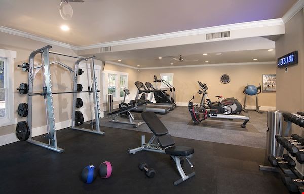 Villas On Hampton Avenue Image 2