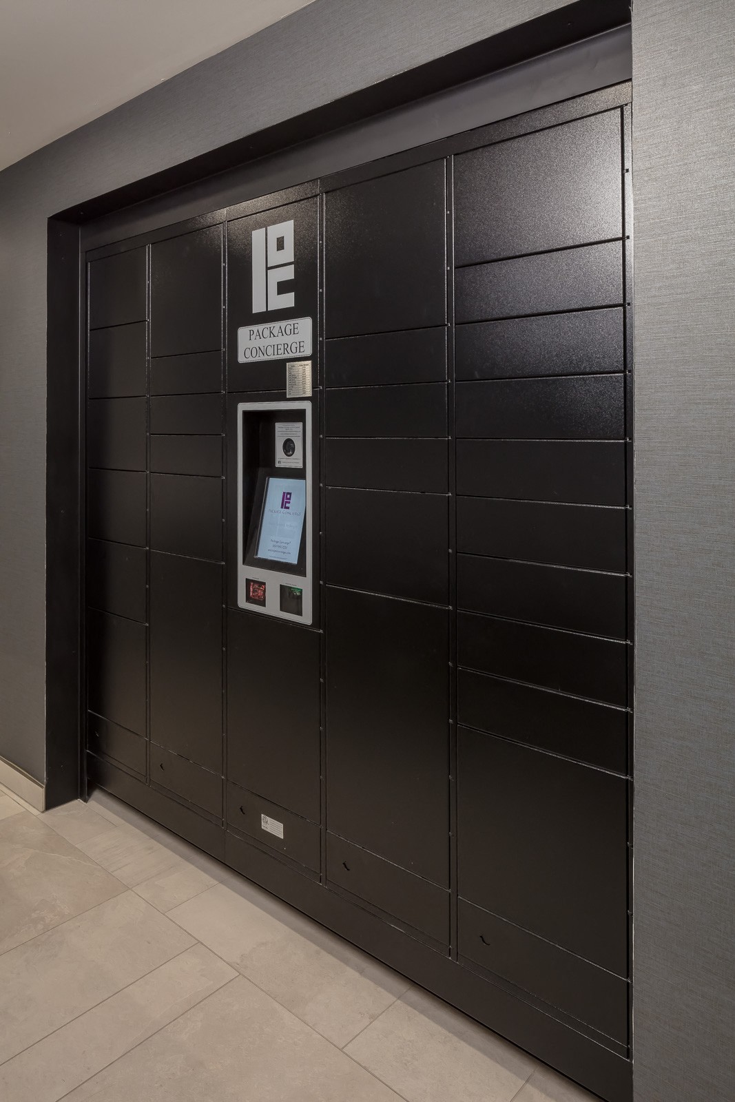 24/7 Secure package lockers