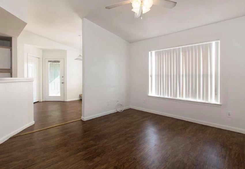 Brentwood Oaks Image 8