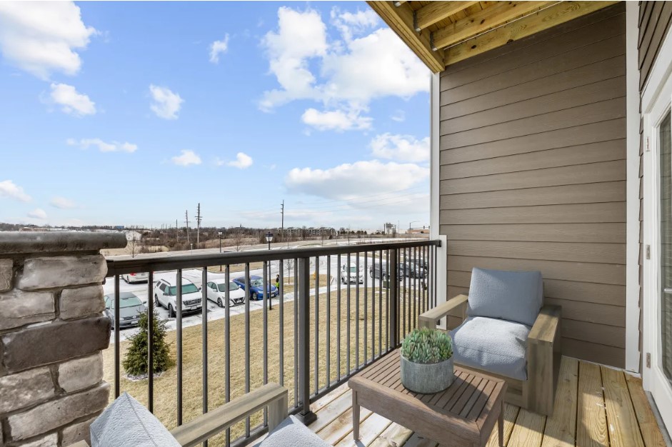 Citrine at Lake St Louis Image 14