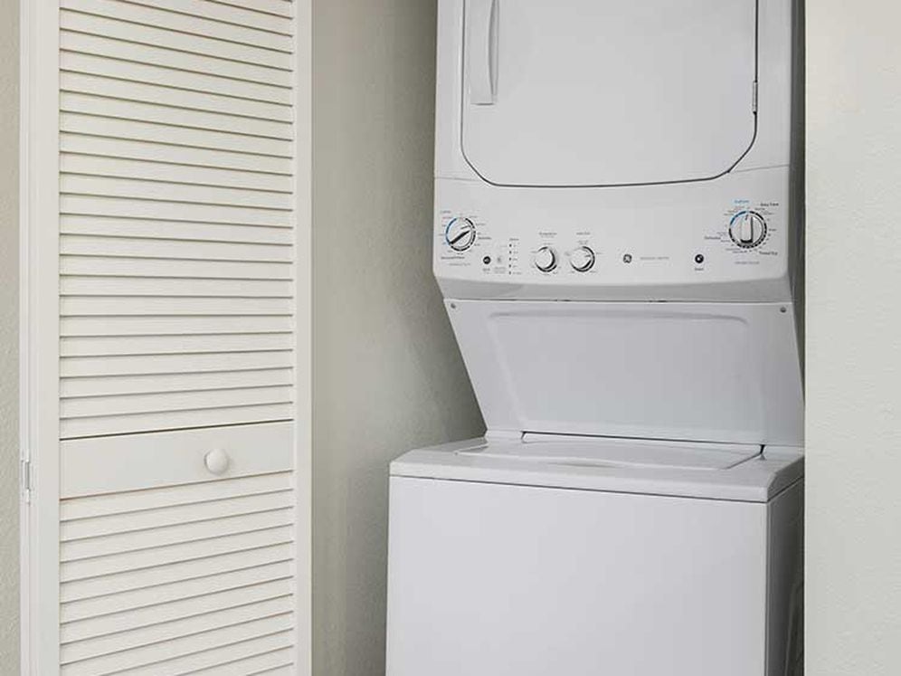 Modern Apartment with In-Unit Washer Dryer