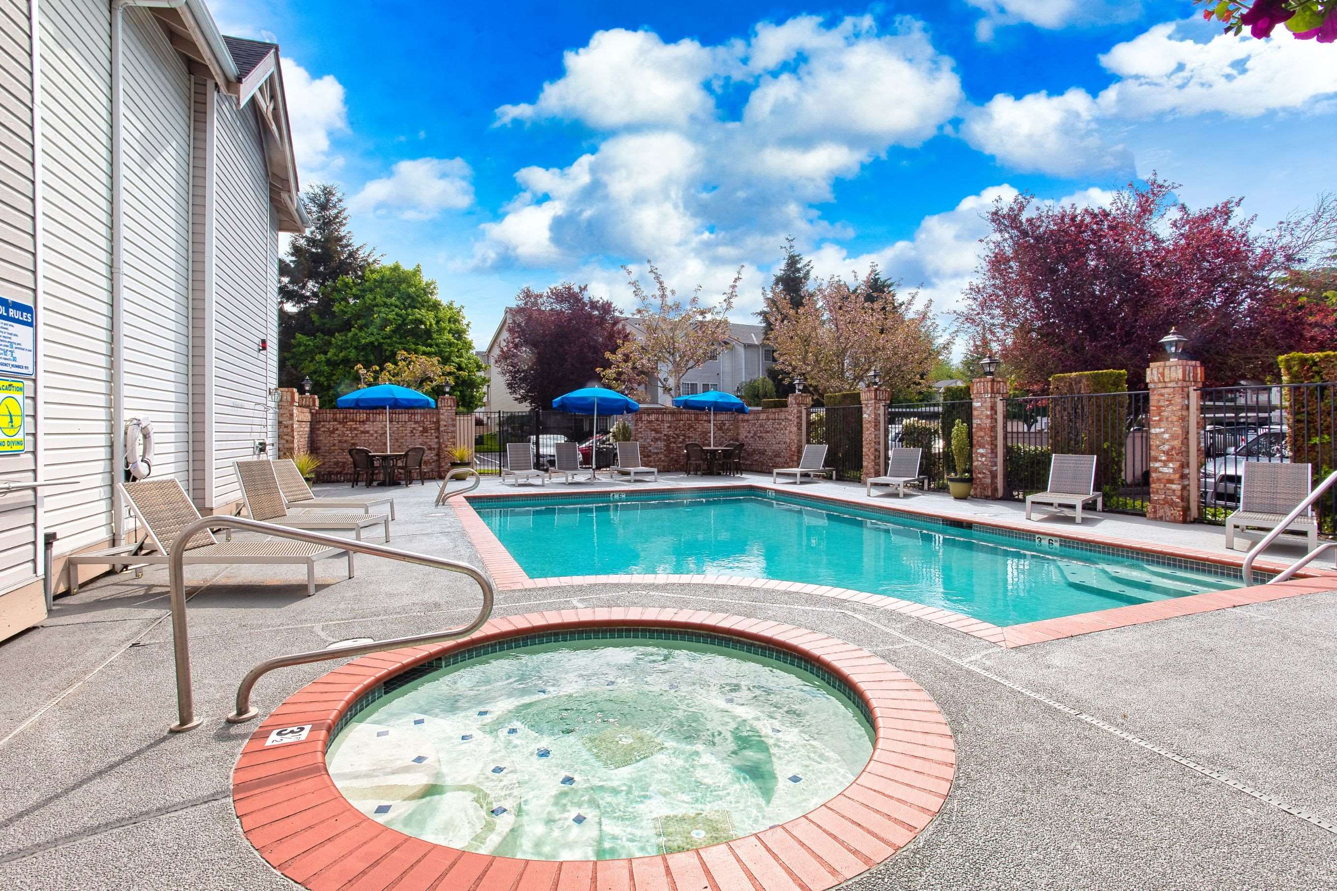 One Canyon Place Image 2