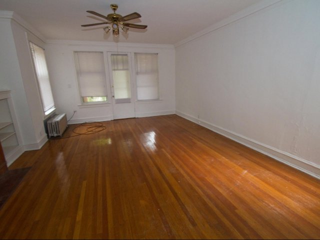 5507-5509 S Hyde Park Boulevard Image 7