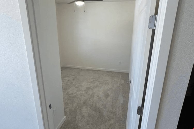 Range View Apartments  Image 31