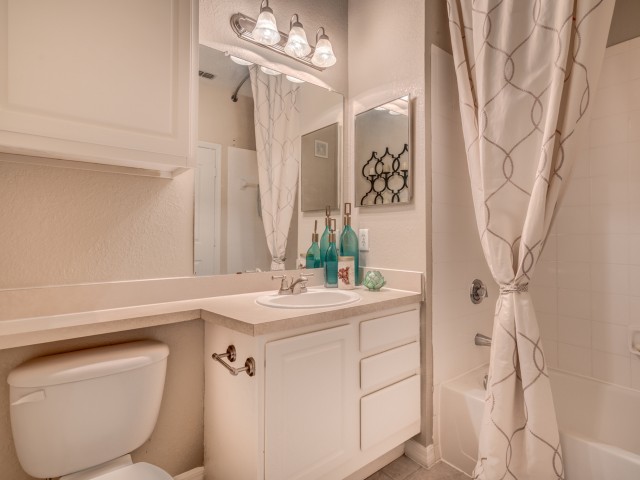 Sanctuary at Highland Oaks Image 14