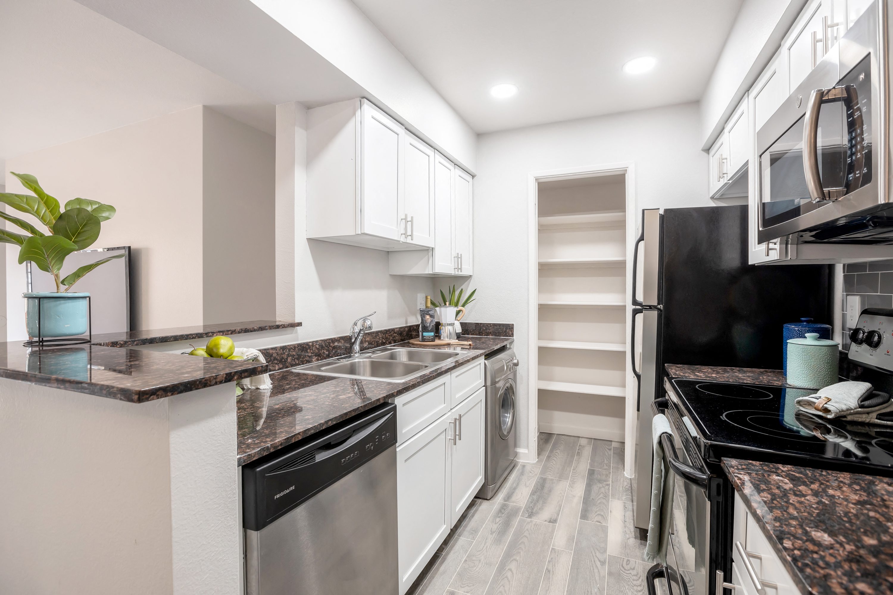 Onnix Apartments Image 3