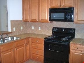 Lake's Edge  Image 5