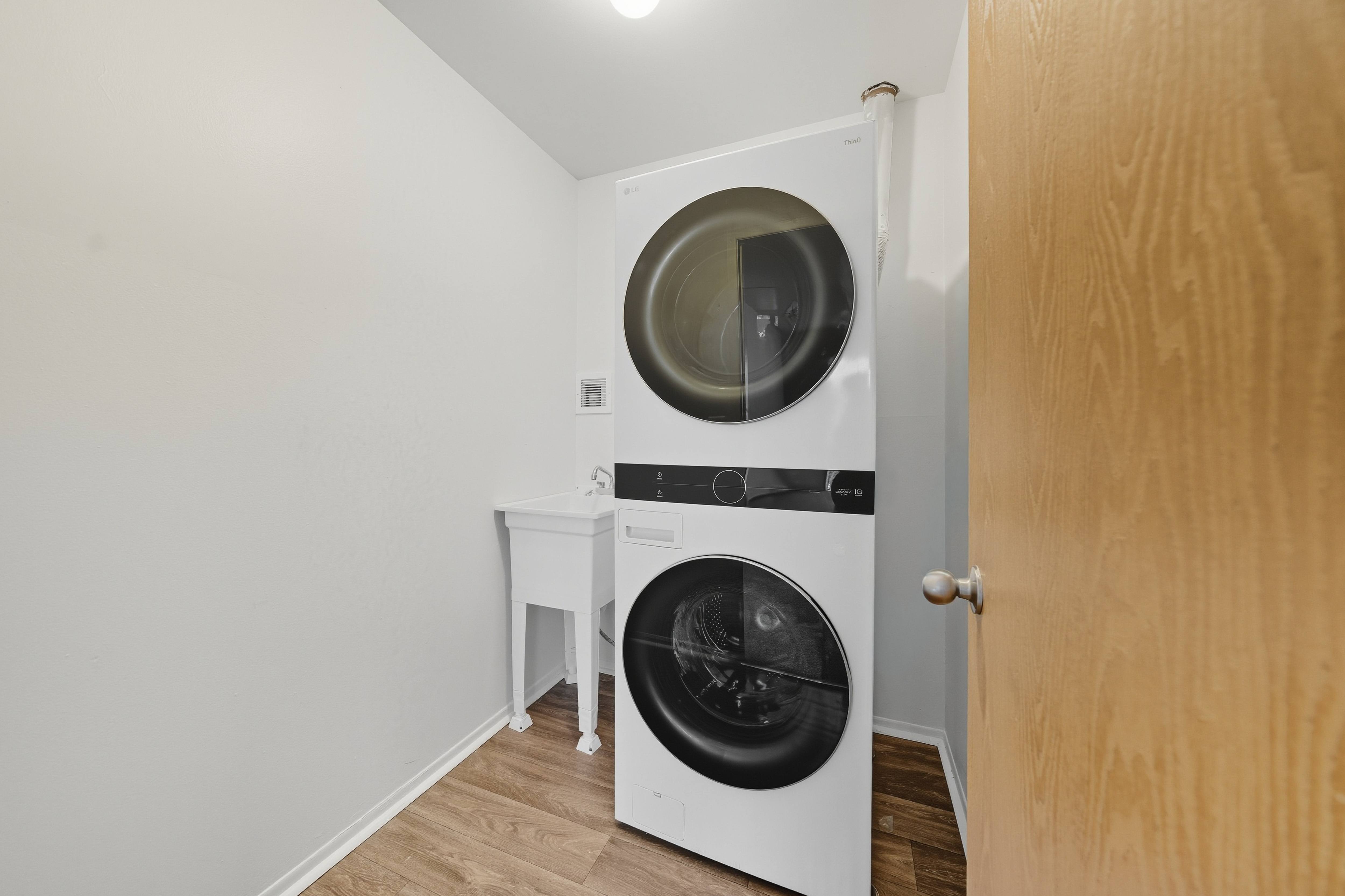 Washer/Dryer at Franklin River Apartments in Southfield