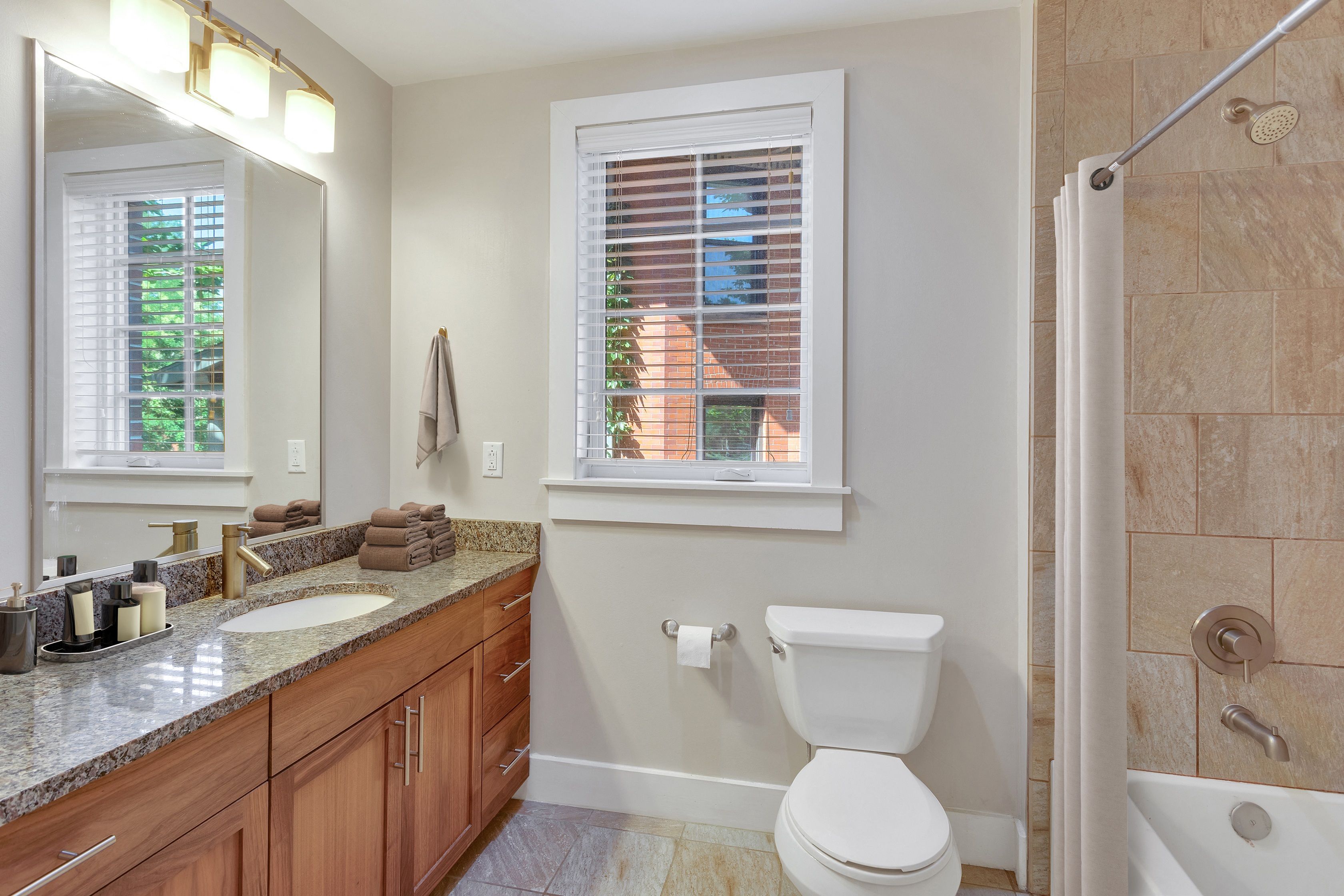 1145 & 1153 Ogden Image 8