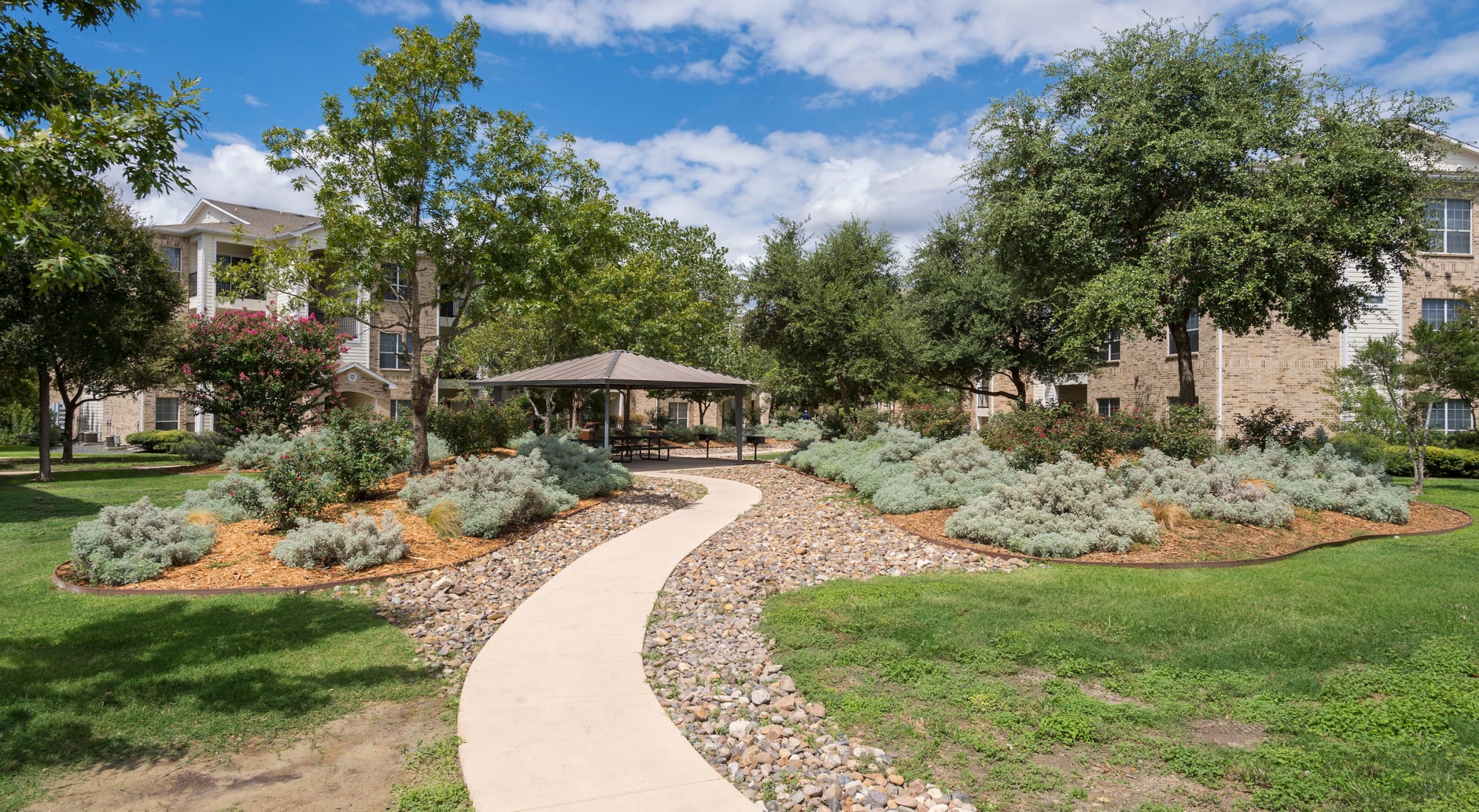 Stoneybrook Apartments & Townhomes Image 2