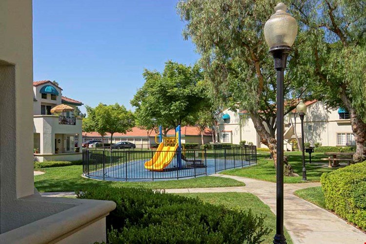 Montecito Apartments Image 26