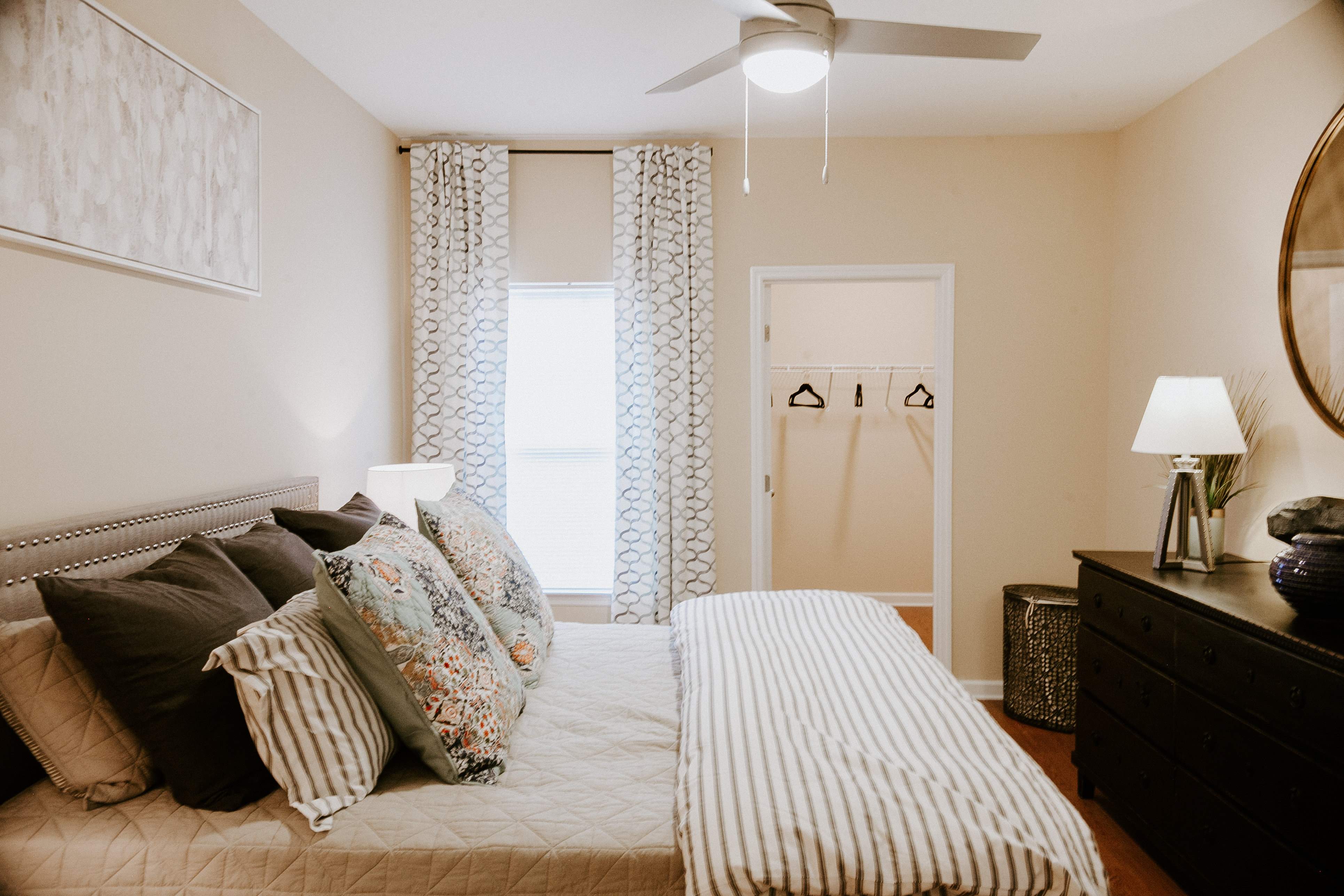 Hawthorne at the Hollow Image 12