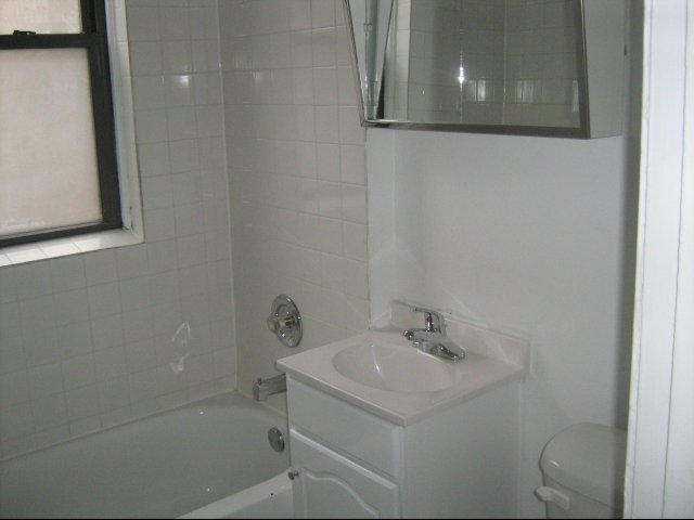 5411-5421 S Ellis Avenue Image 5