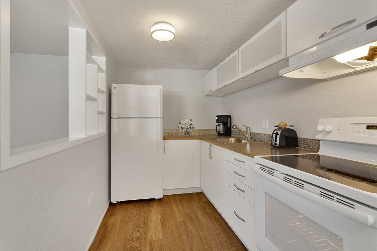 1435 Franklin Image 6