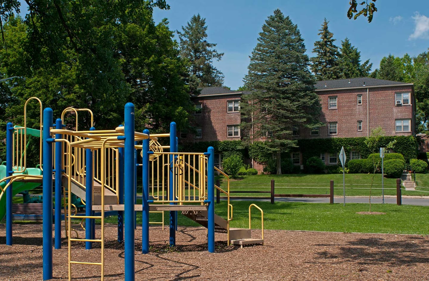 Stonehenge Gardens Image 4