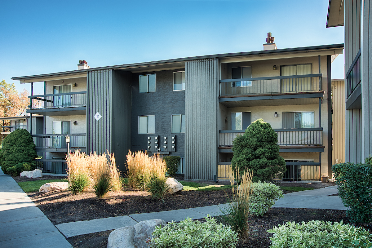 Country Lake Image 16