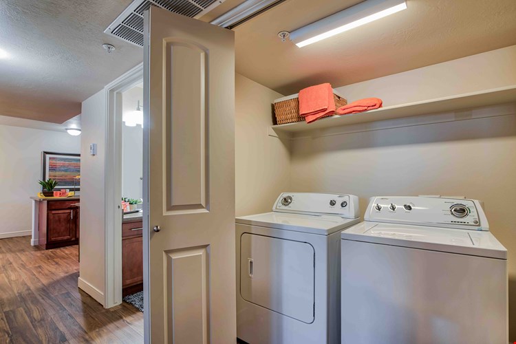 Meadowbrook Station Apartments Image 39