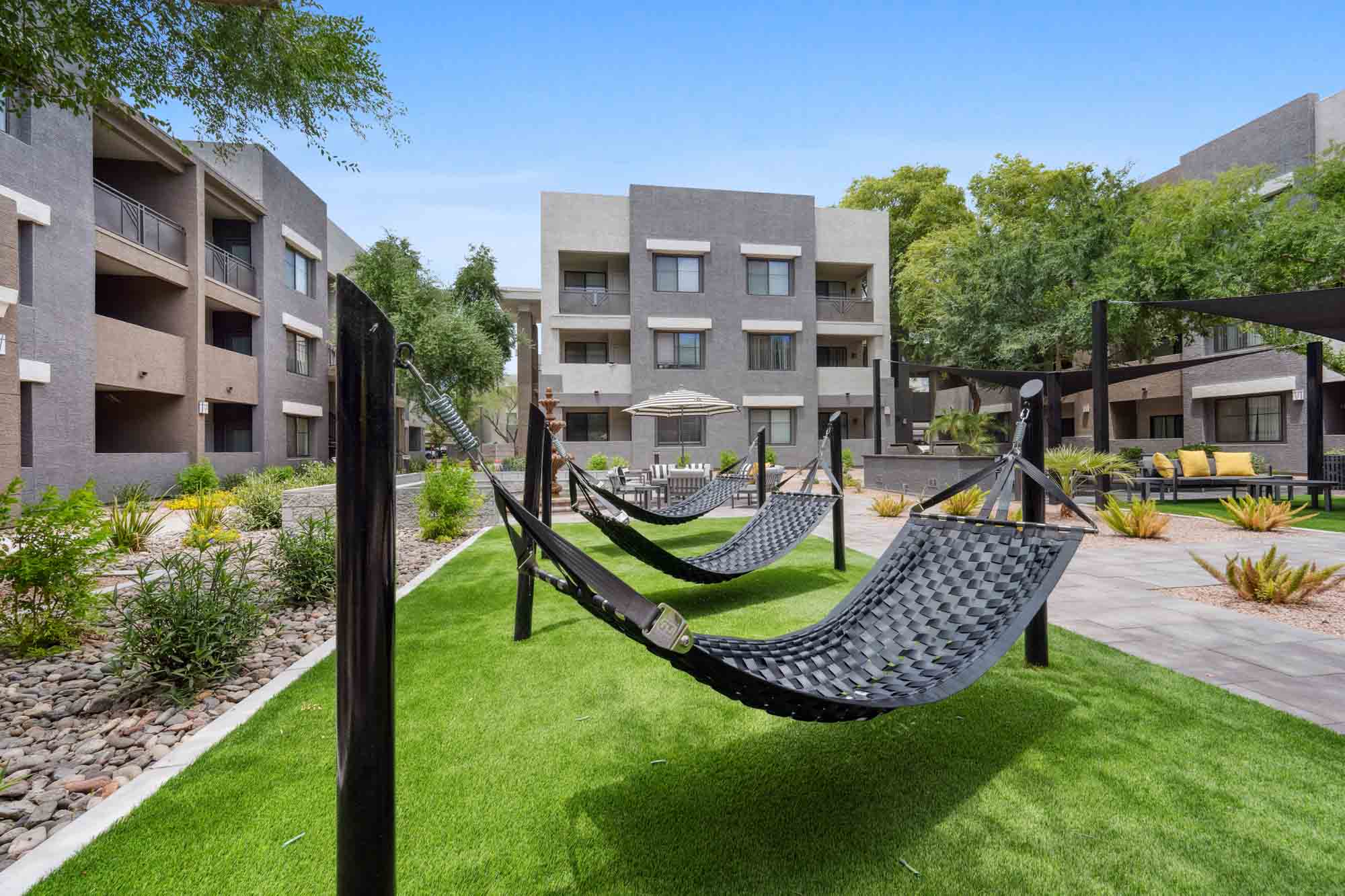 Zone Westgate, Glendale, AZ, Courtyard