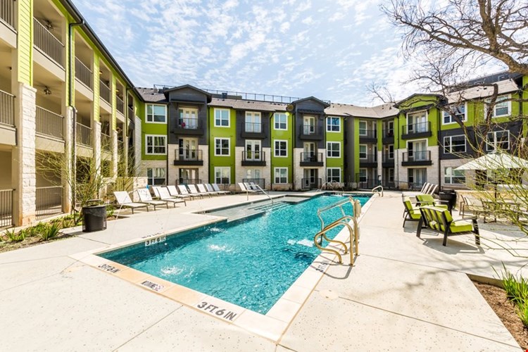 Urban North Apartments Image 16