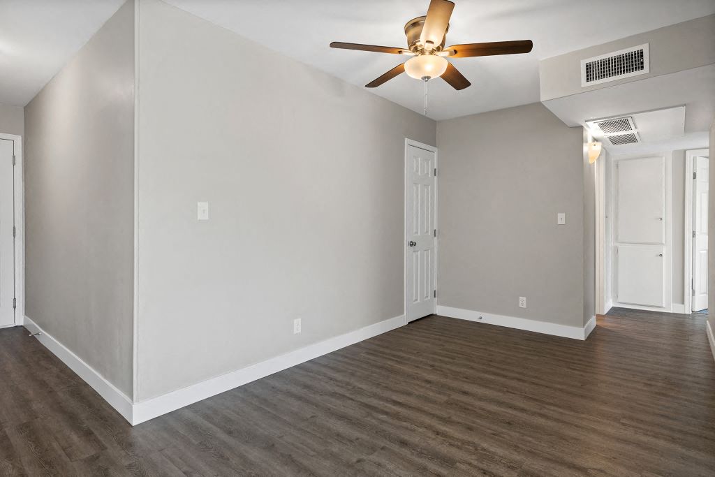 The Reserve at Warner Center Image 19