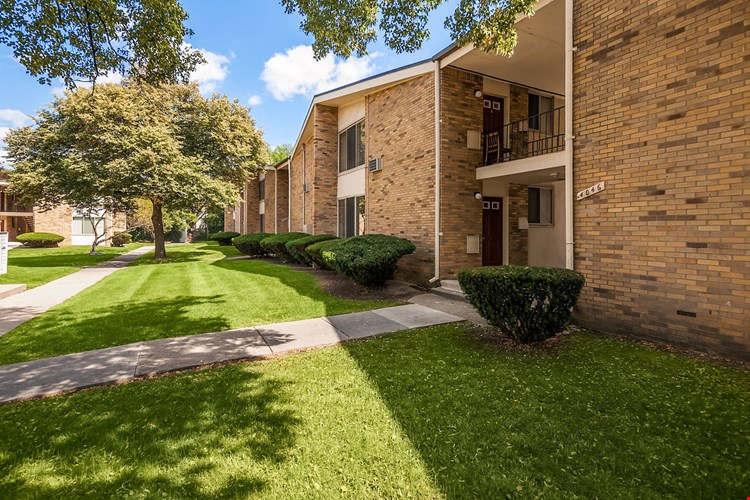 Oakwood Villa Apartments Image 4