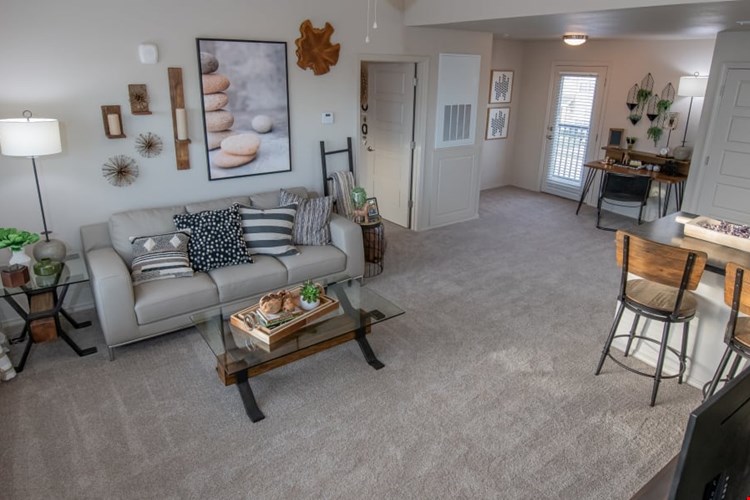 Stonehorse Crossing Image 13