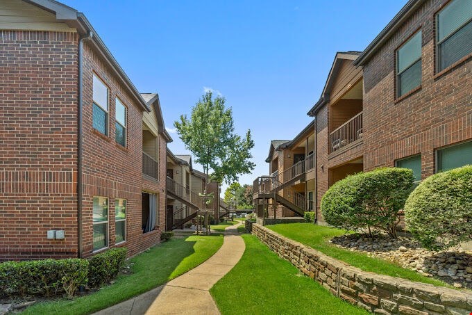 Larkin Apartment Homes Image 41