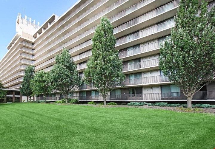 The Perch on Lake Image 39