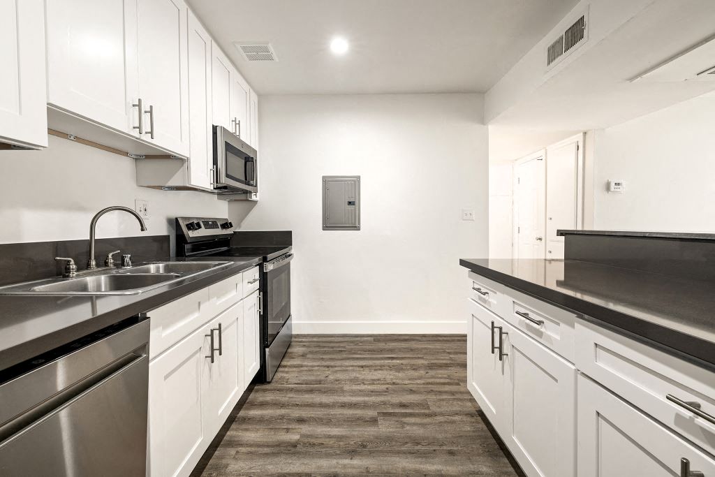 The Reserve at Warner Center Image 30