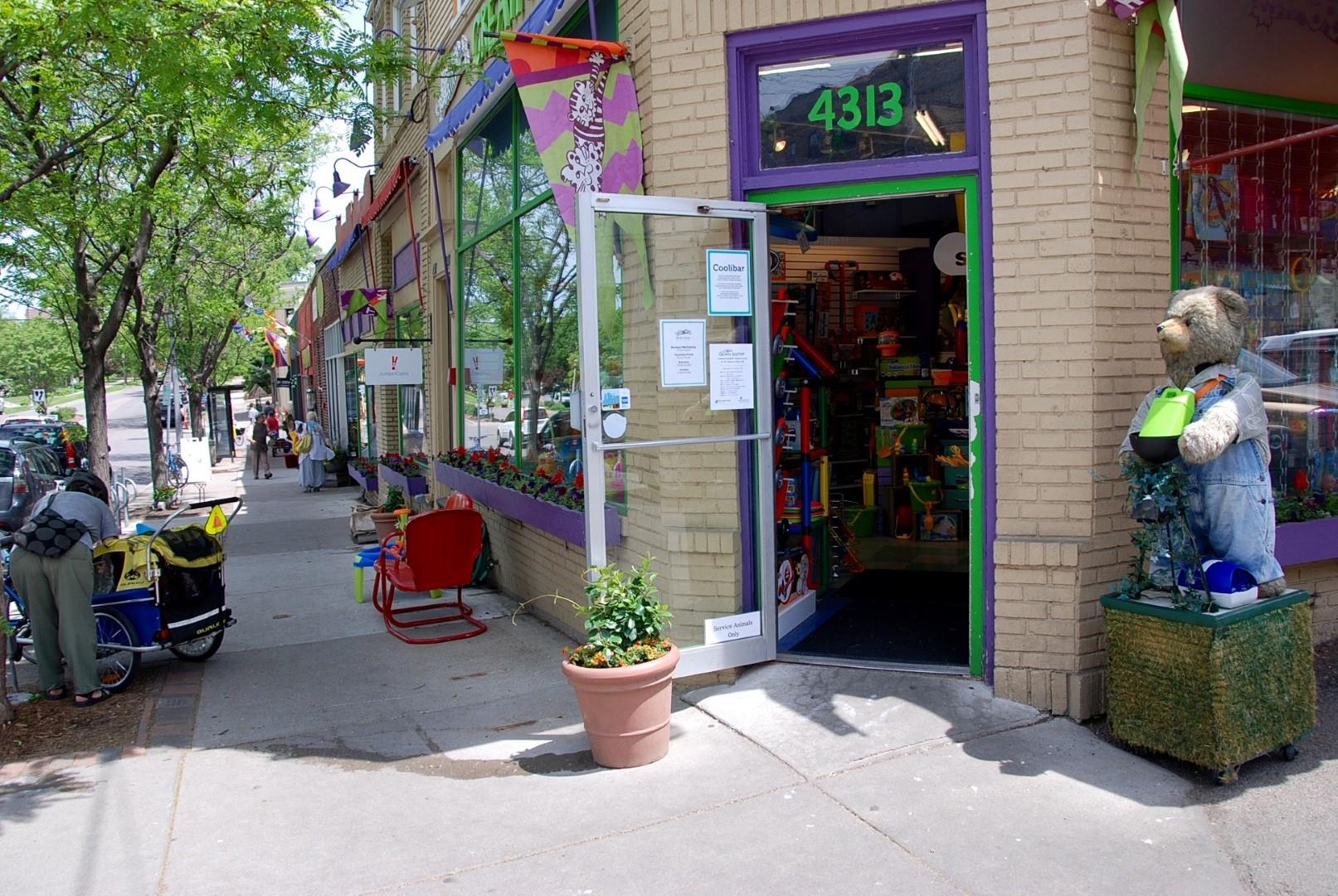 Elements of Linden Hills Image 27