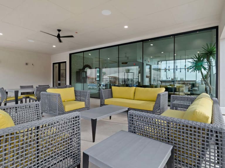 Reveal Skyline Image 8