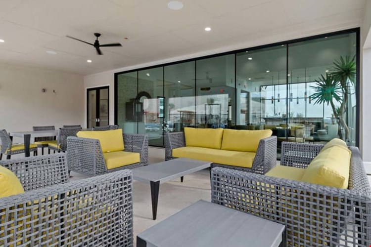 Reveal Skyline Image 8