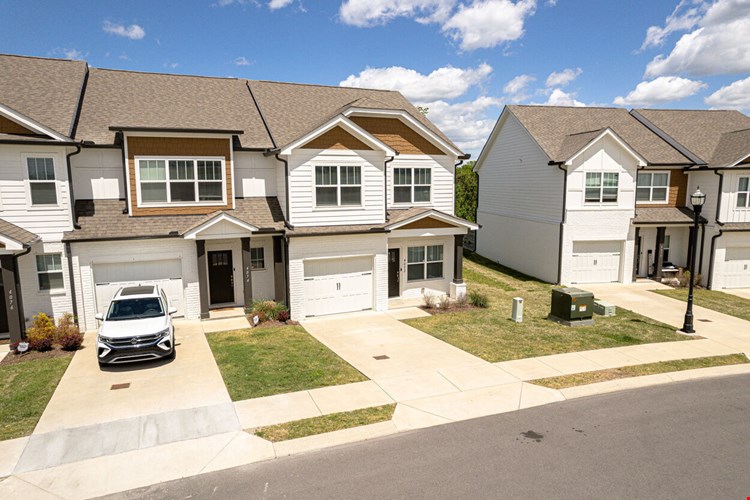 Highland at Hickory Hills Townhomes Image 6