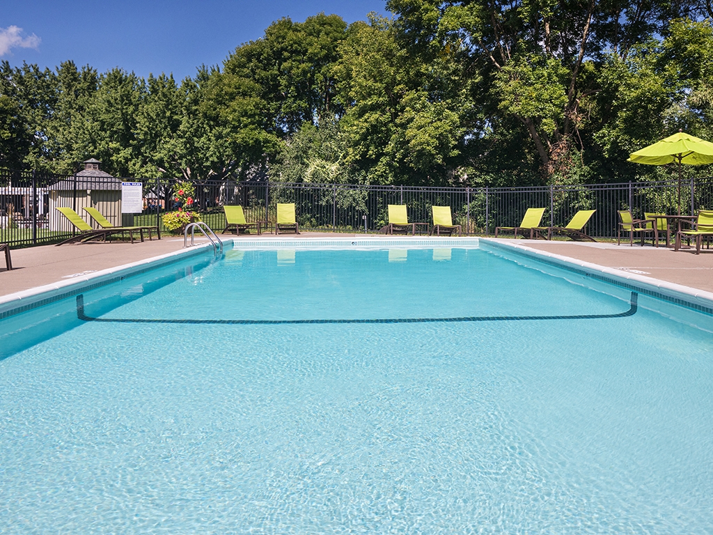 Birch Lake Townhomes Image 22