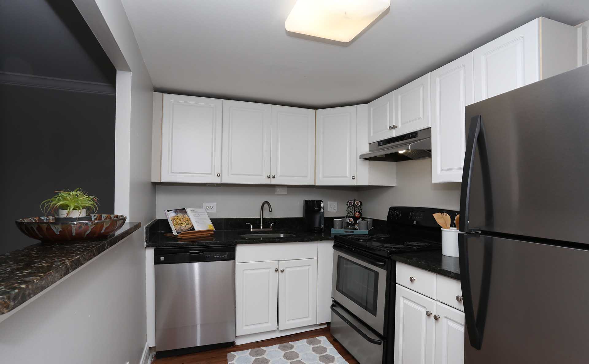 Arts Center Tower Apartments Image 6