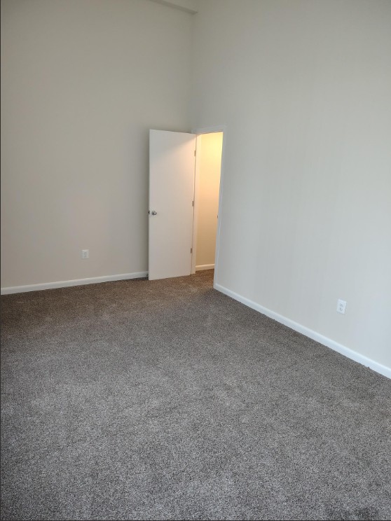 Marlboro Classic Apt & Redwood Square Image 179