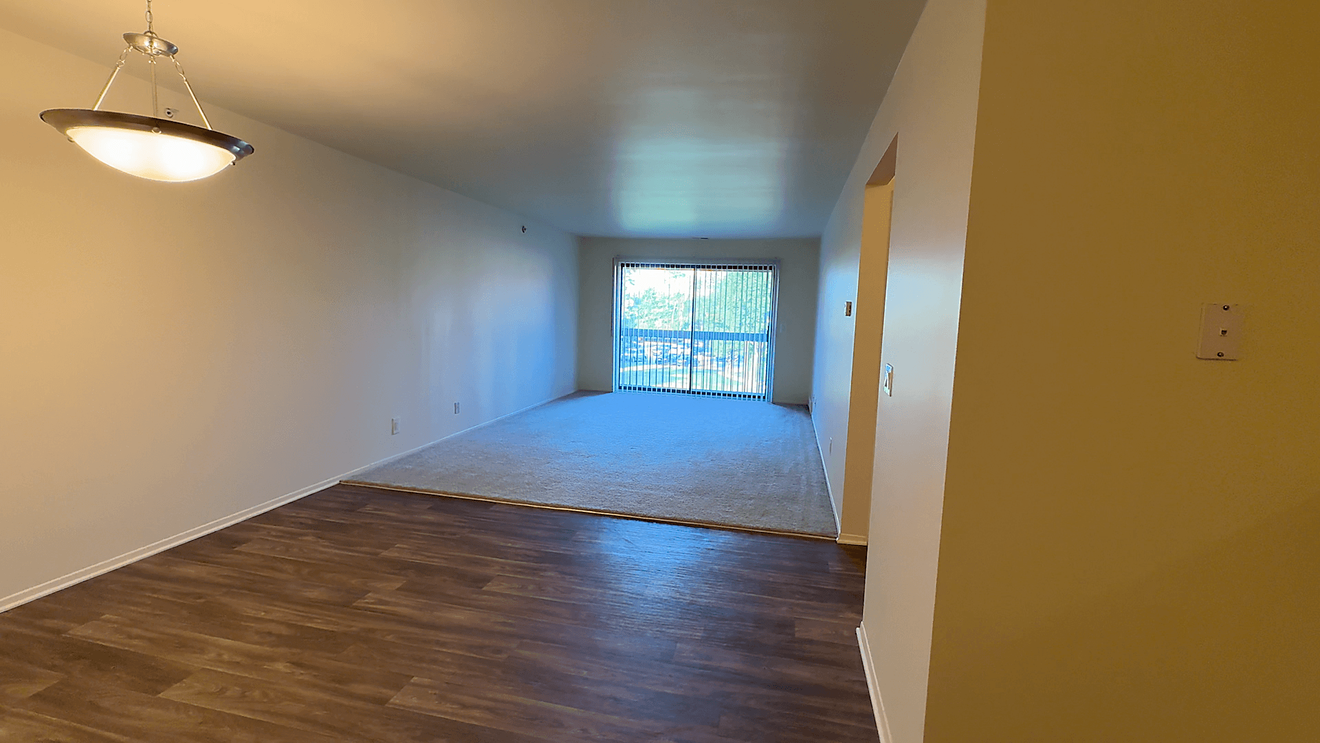 Lakeside Village Apartments Image 27