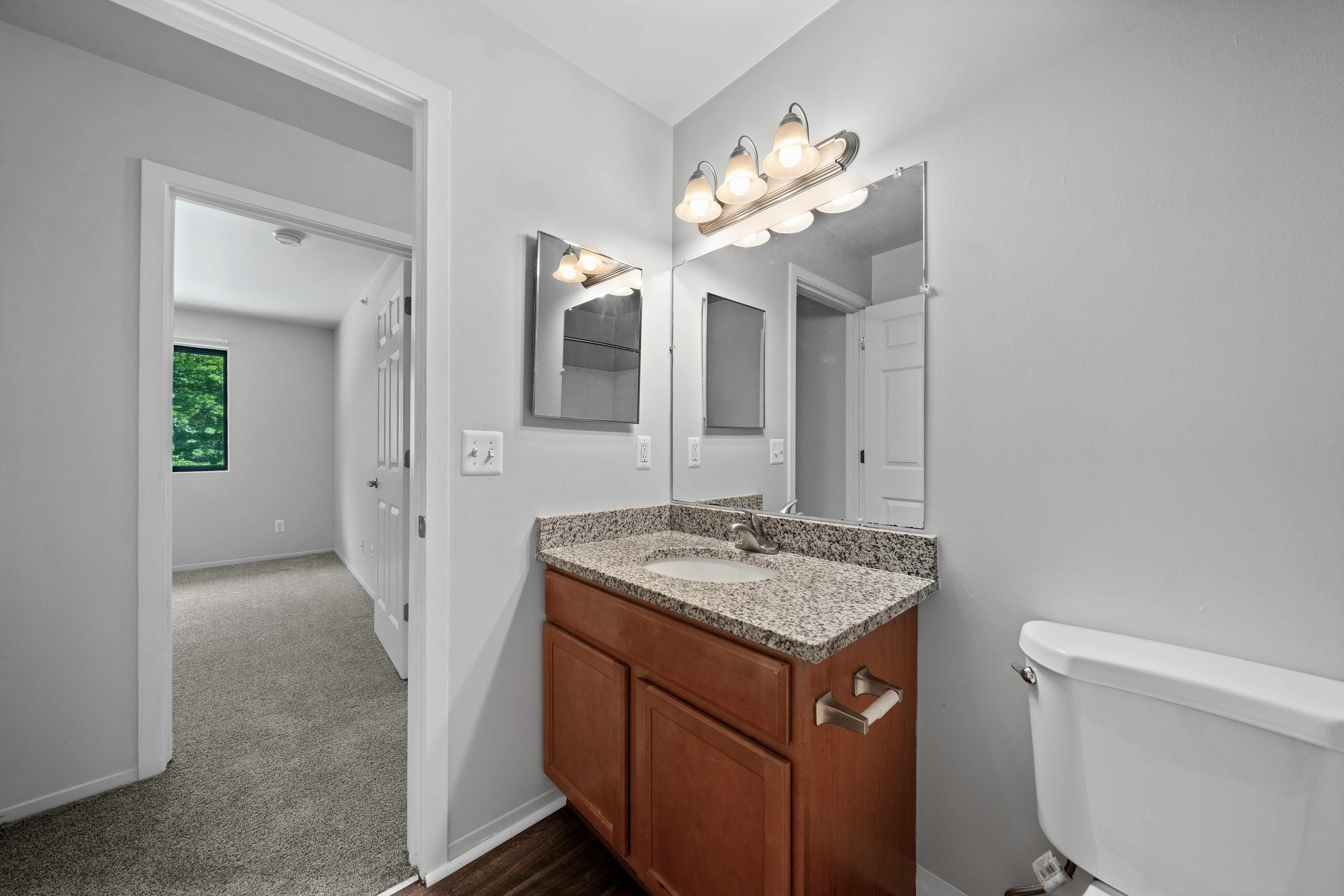 Woodland Villa Apartments Image 13