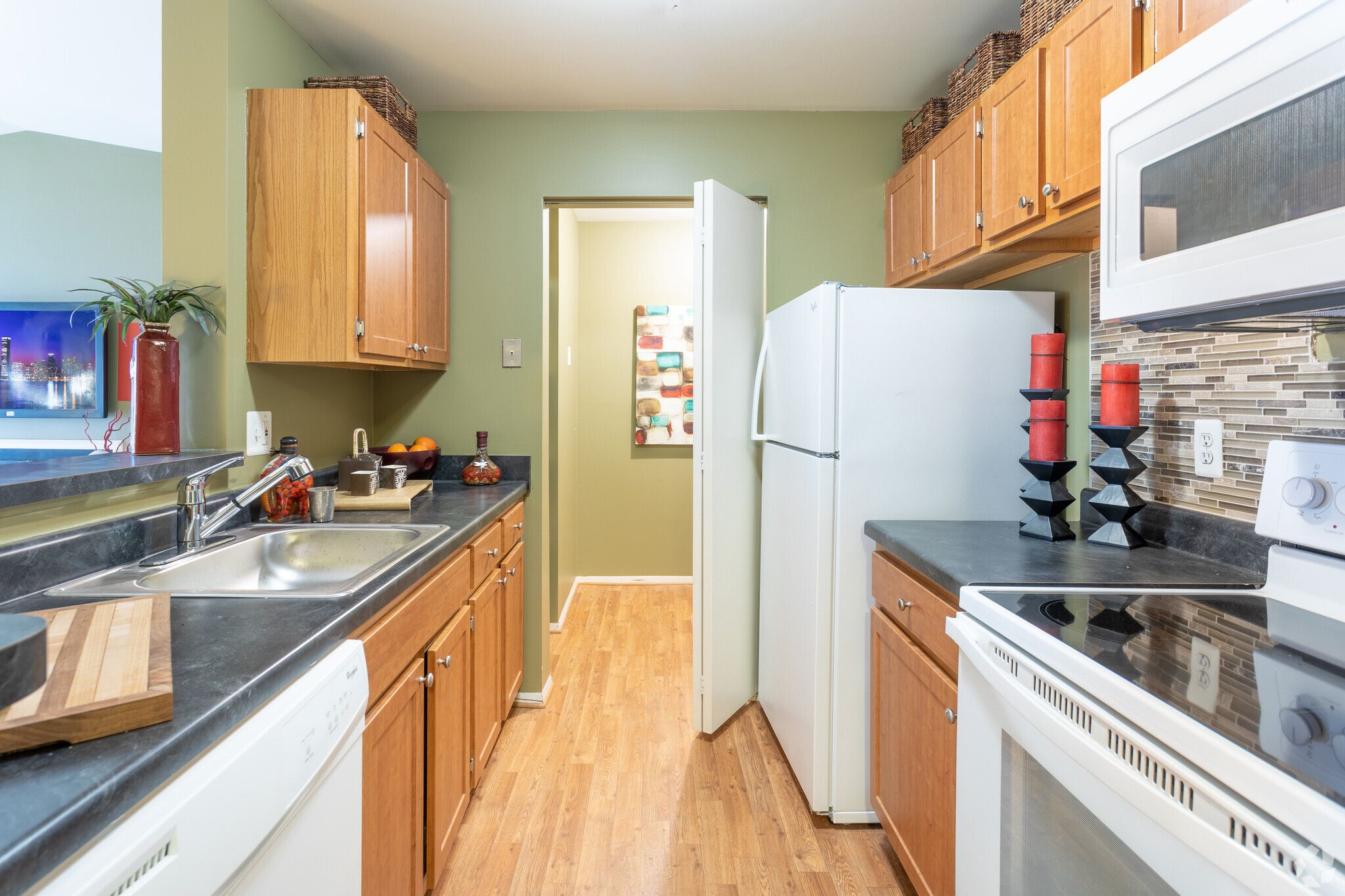 2 BR, 2 BA - 1050 SF